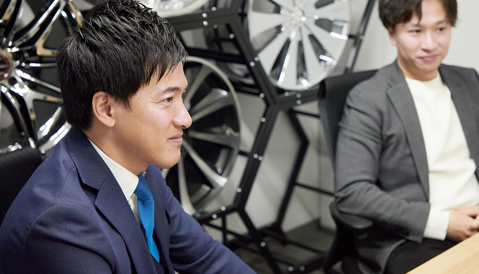 マルゼンホールディングス代表取締役社長 米岡功ニ カーポートマルゼン代表取締役社長 米岡 孝展